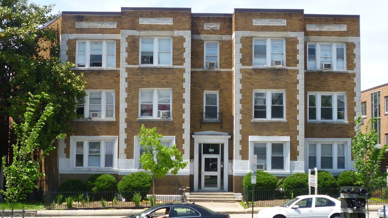 Foto principal - 3654 New Hampshire Ave NW