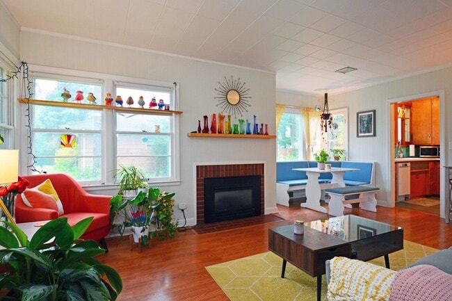 Building Photo - Mid-Century Charm and Comfort with a Sauna!
