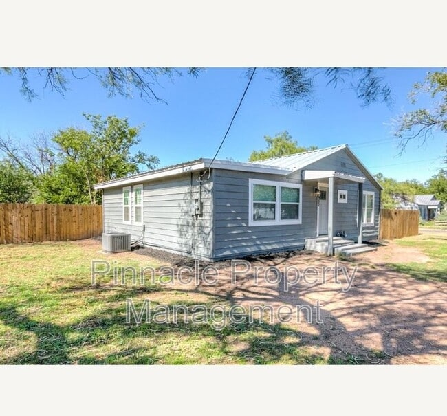 Building Photo - 1902 Coleman St