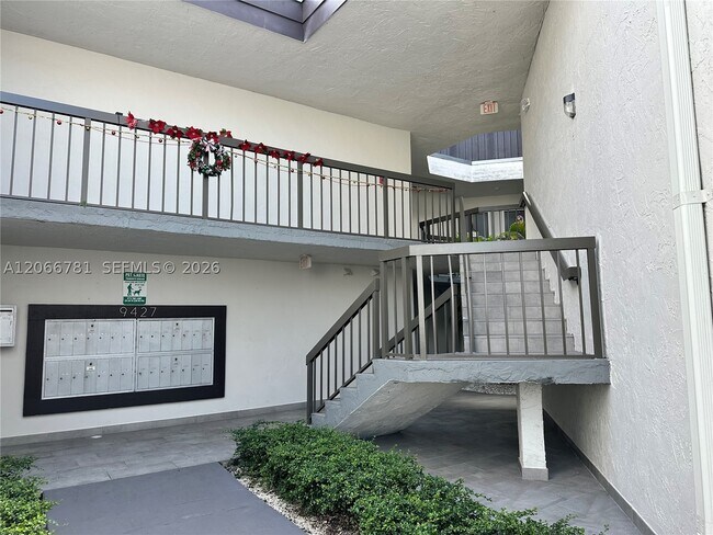 Foto del edificio - 9427 Fontainebleau Blvd