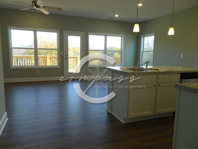 Building Photo - 117 Jones St