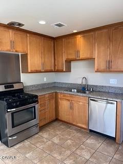 Building Photo - 778 Hillcrest Dr