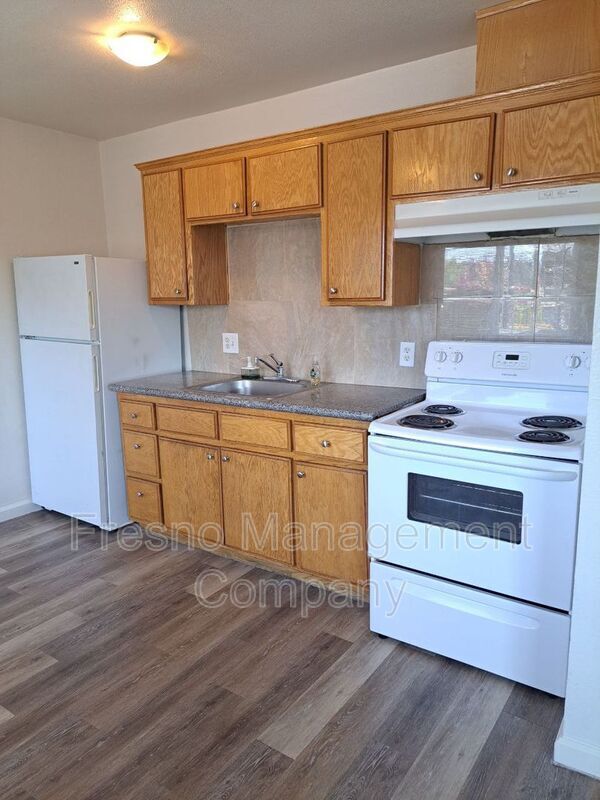 1322 E Bulldog Ln Unit E, Fresno, CA 93710 Condo for Rent in Fresno