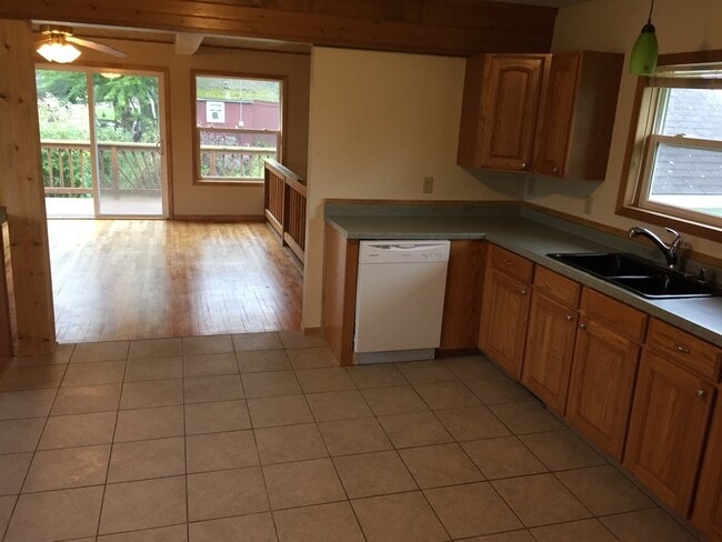Building Photo - 3 Bed 2 Bath Single Family Home in Elcho