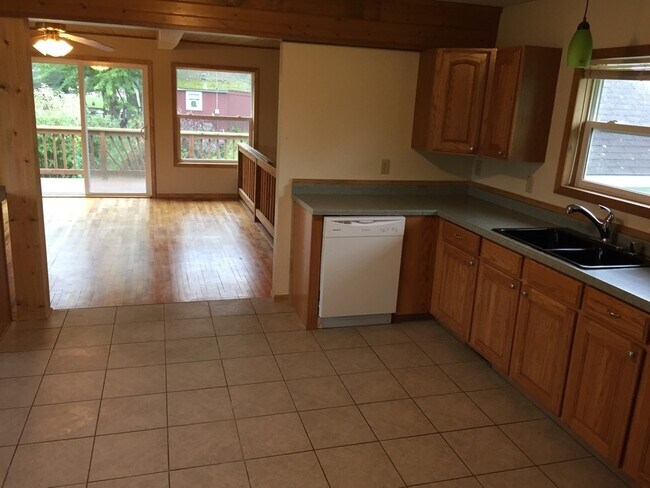 Foto del edificio - 3 Bed 2 Bath Single Family Home in Elcho