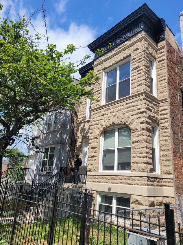 Primary Photo - 1311 S Troy St