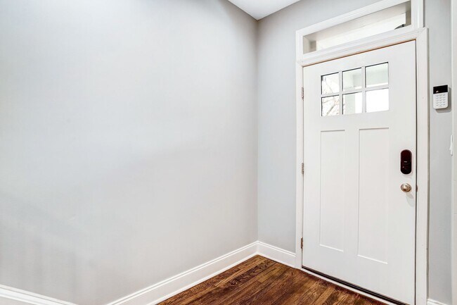 Building Photo - Perfect 3 Bedroom Row Home in Petworth - Petfriendly!