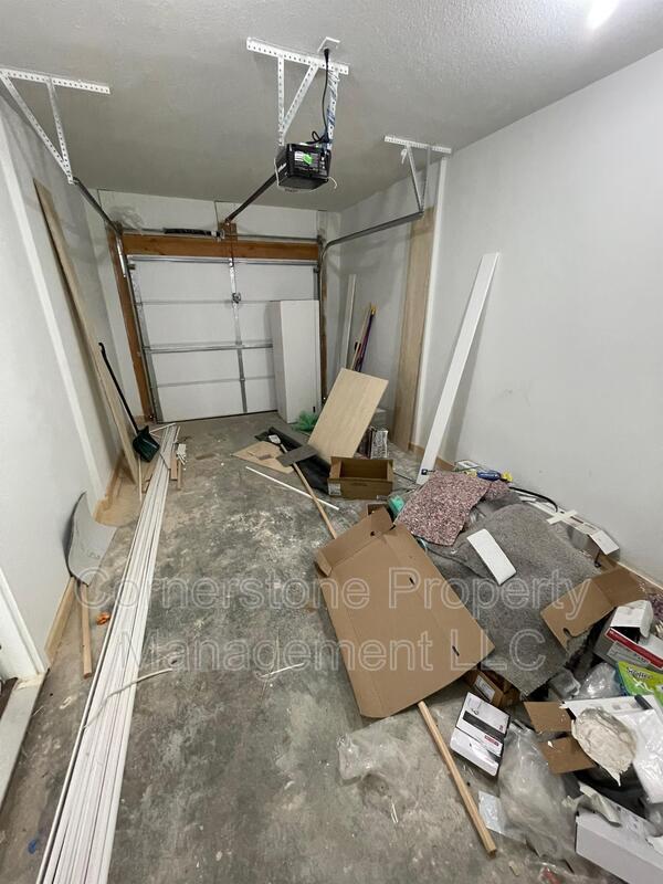 Building Photo - 33065 W 82nd St