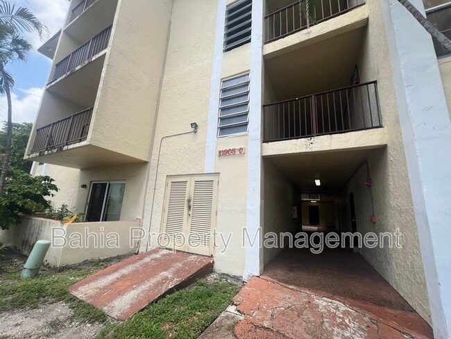 Foto del edificio - 11905 NE 2nd Ave