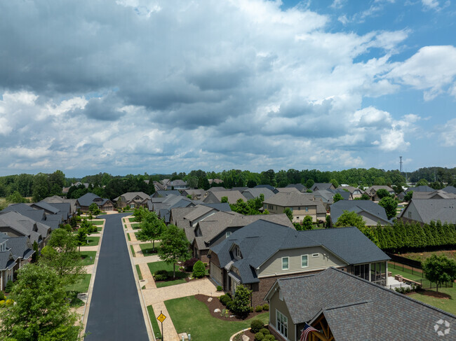 Building Photo - Creekstone Point