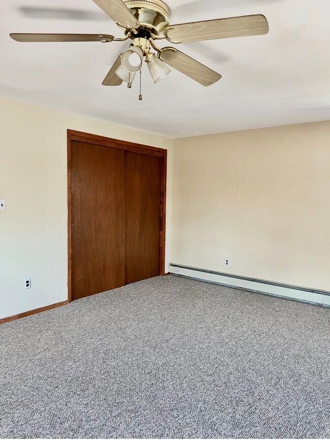 Building Photo - 148 Clement Ave