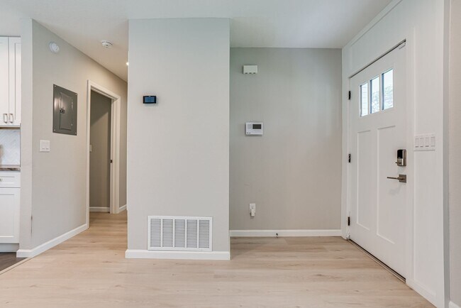 Foto del edificio - REMODELED 3-BEDROOM HOME IN RIDGEVIEW