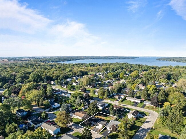 Foto del edificio - 1018 Bonnie Brae Ln