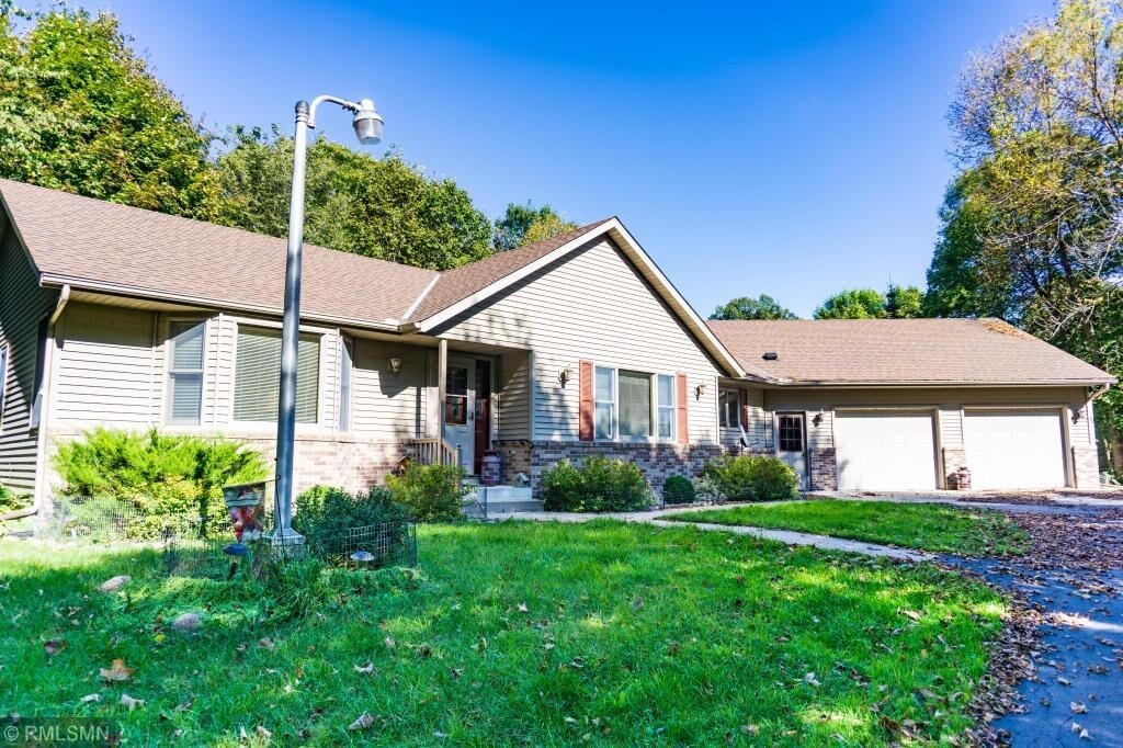 Foto principal - 10900 102nd St