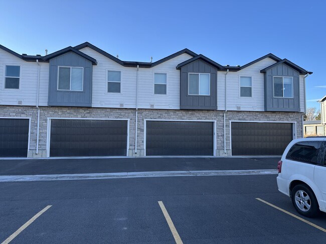 Foto del edificio - 852 250 N