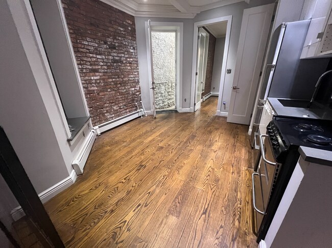 Building Photo - 3 W 102nd St