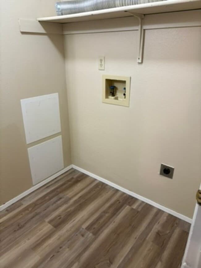 Foto del edificio - MP149 - 1014-1016 E Crown Ave