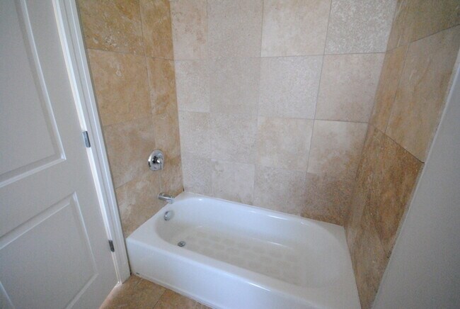 Foto del edificio - 1020 Oakview Pl
