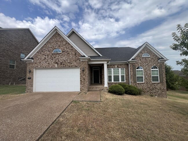 Building Photo - 447 Warren Hill Dr
