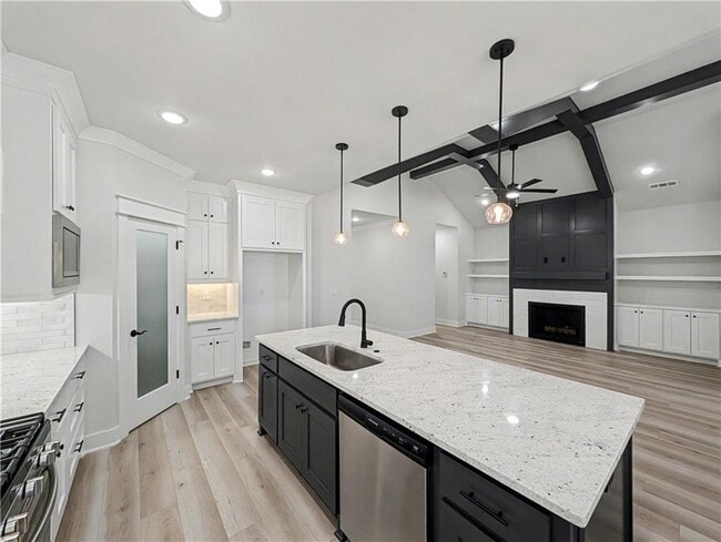 Foto del edificio - 7842 Scenic Vly Ave