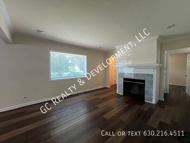 Building Photo - ***HOFFMAN ESTATES RANCH / 3 BDRM - 2 BTH ...