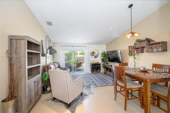 Foto del edificio - 12022 SW 110th St Cir E