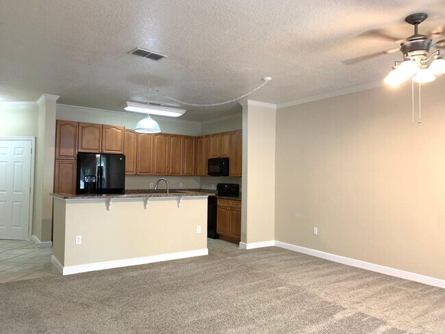 Building Photo - 345 Vanguard Pt