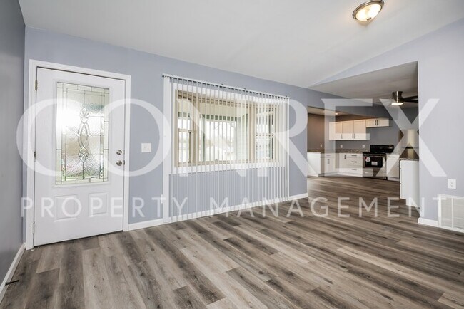 Building Photo - Wonderful 4 Bedroom