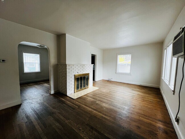 Foto del edificio - 1711 W Bell St