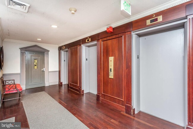 Lobby Elevators - 1101 Saint Paul St