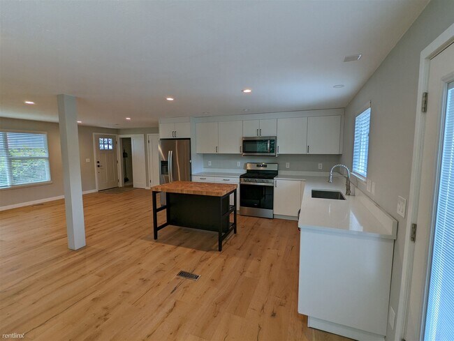 Foto del edificio - 4 br, 2 bath House - 610 Maywood Lane