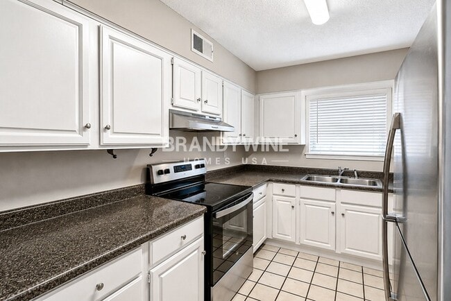 Building Photo - 1313 Mullins Station Rd