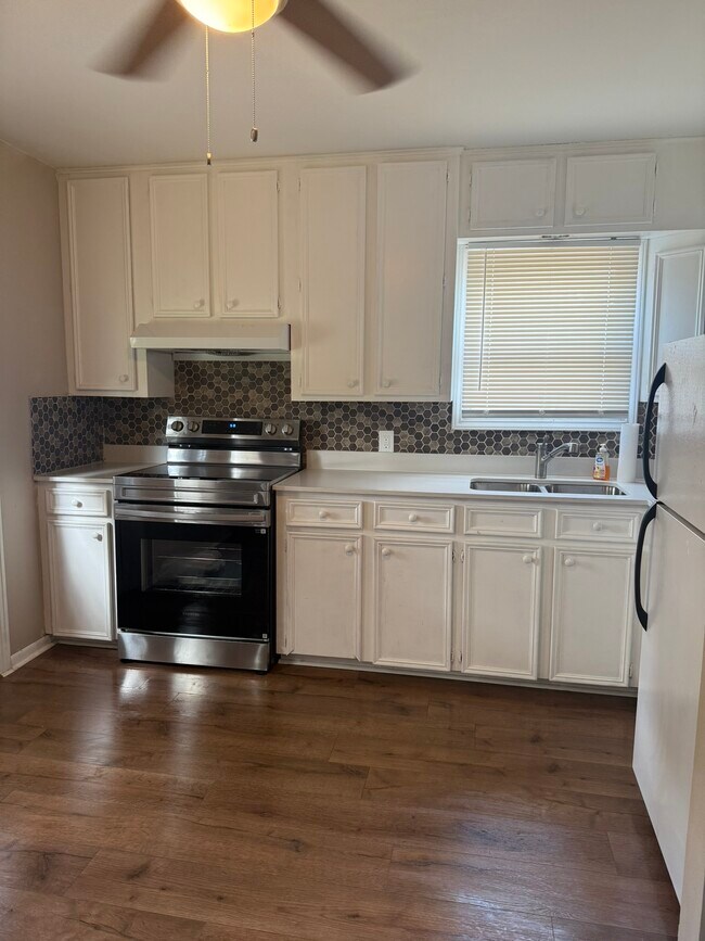 Cocina - 4829 Jean St