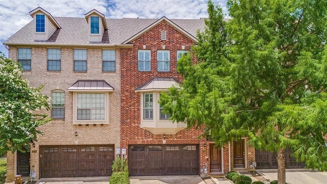 Building Photo - Room in Townhome on Chase Ln