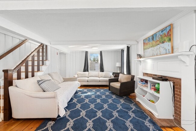 Building Photo - 32 Woodside Ave