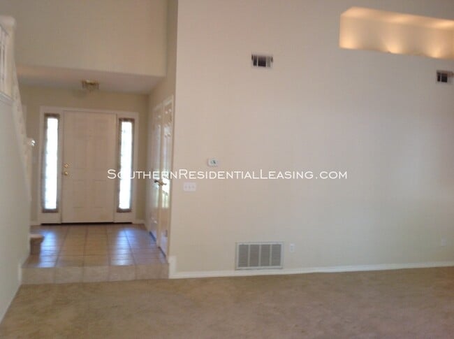 Building Photo - 1904 Mistral Ln W