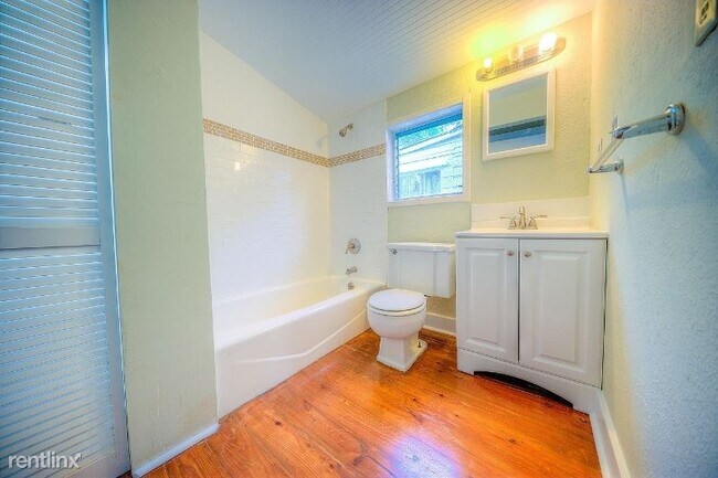 Building Photo - 1 br, 1 bath House - 1 Nassau Lane