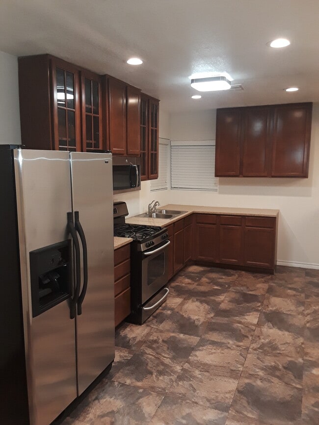 Building Photo - 7832 Elvera St