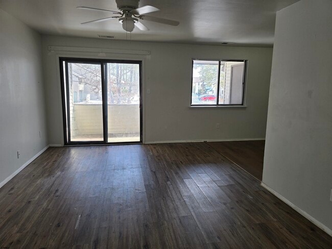 Foto del edificio - 2608 Woodlands Dr