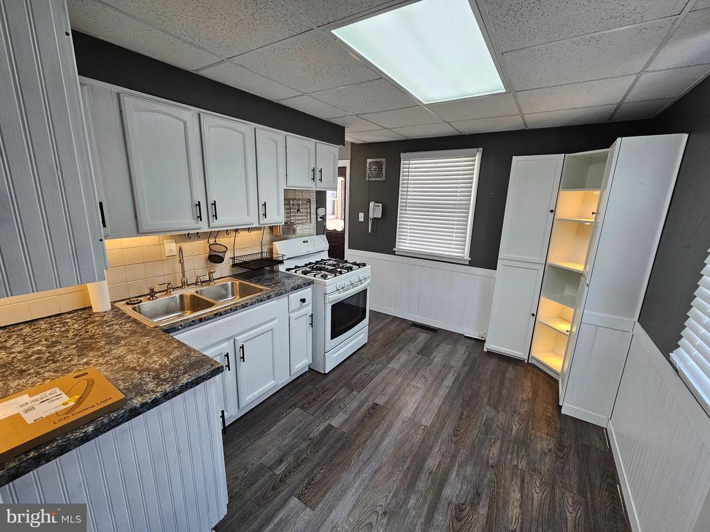 Foto principal - 3808 Cedarcrest Rd