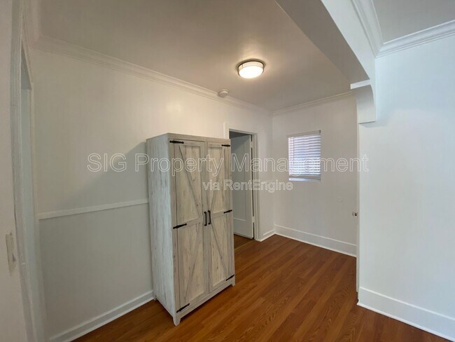 Foto del edificio - 1250 E Villa St