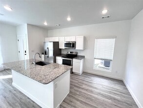 Building Photo - 950 Ventnor Ave