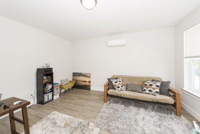 Foto del edificio - 3 Bedroom 2.5 Bath Single Family Home in M...