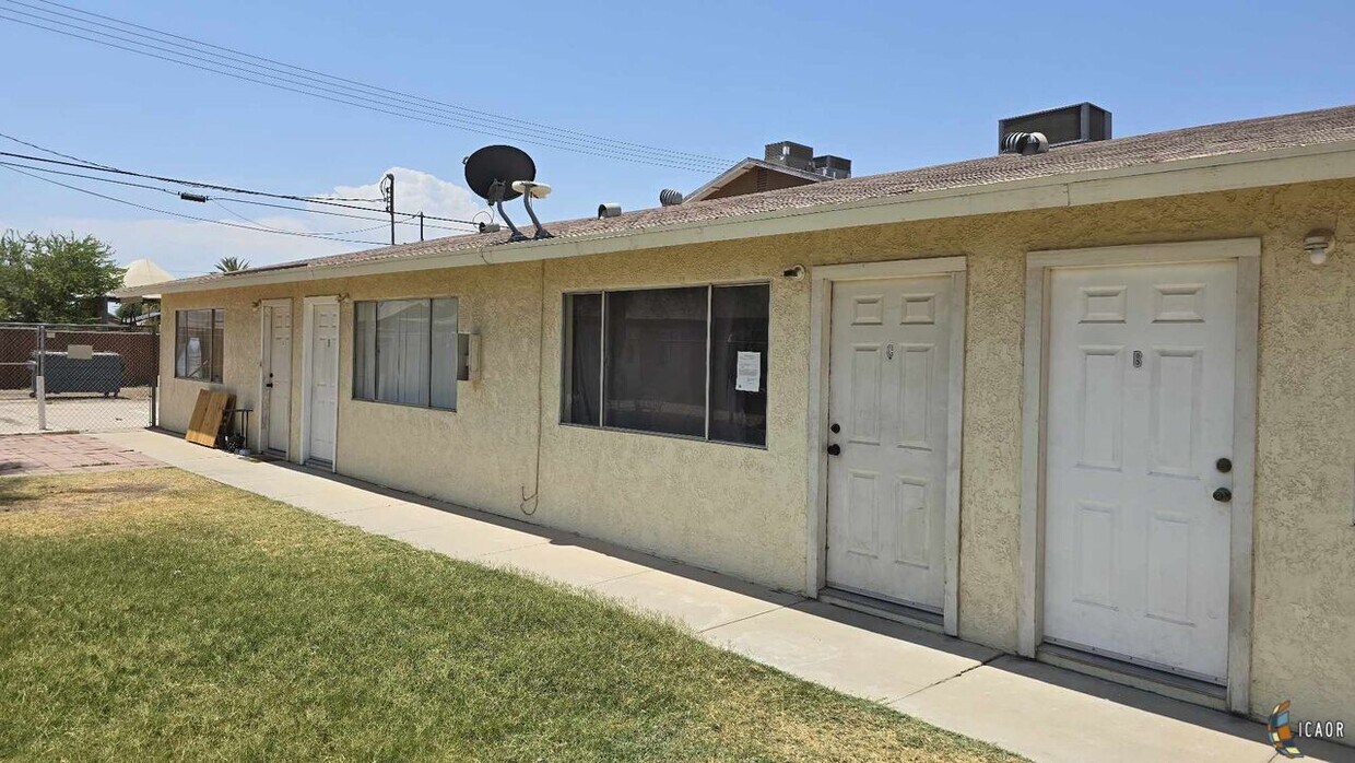 Primary Photo - 455 W Orange Ave