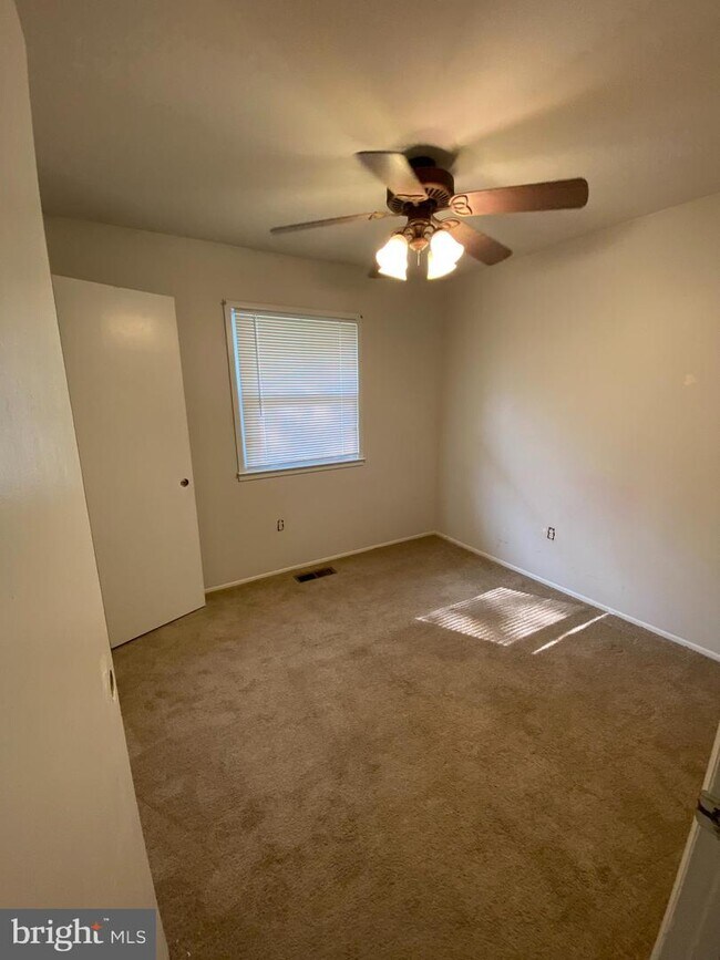 Foto del edificio - 4604 Kenwood Dr