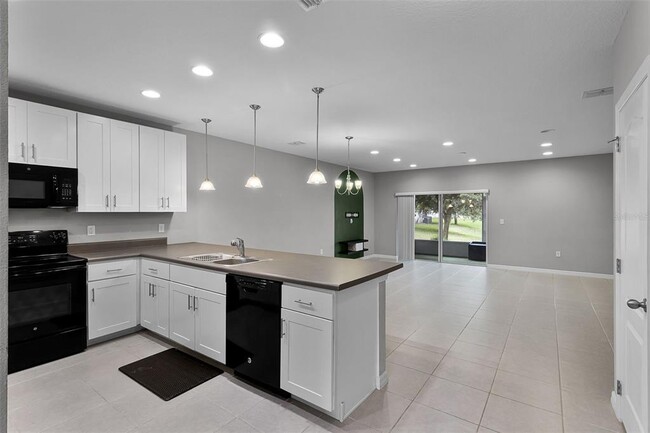 Foto del edificio - 228 Primrose Dr