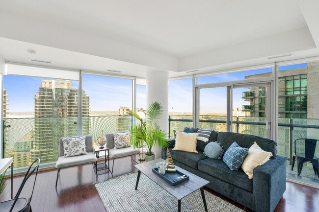 Building Photo - 14 C York St