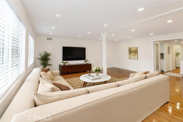 Foto principal - 1610 N Hoover St