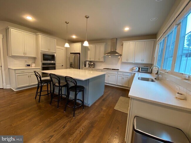 Foto del edificio - 2233 N Underwood St