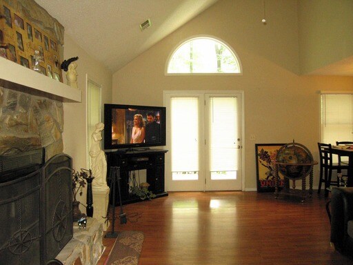 Building Photo - 4036 Windward Dr